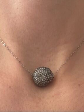 Pavé white diamonds Sphere Pendant Necklace - Silver